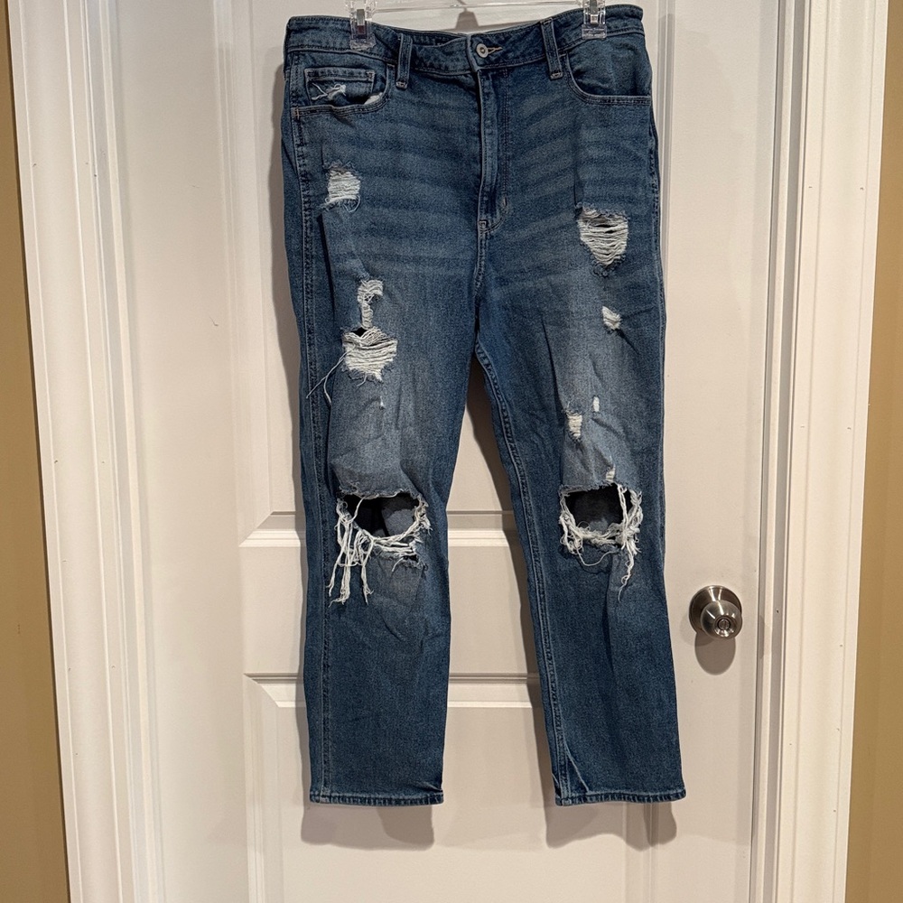 Hollister Women's Boyfriend Jeans in Classic Blue